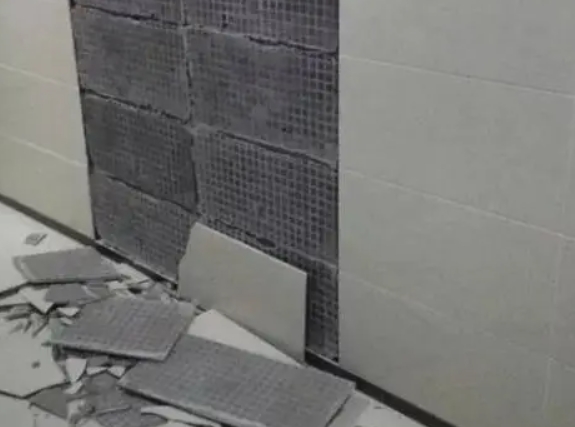 月湖瓷砖空鼓维修公司分享下月湖墙砖松动维修的知识